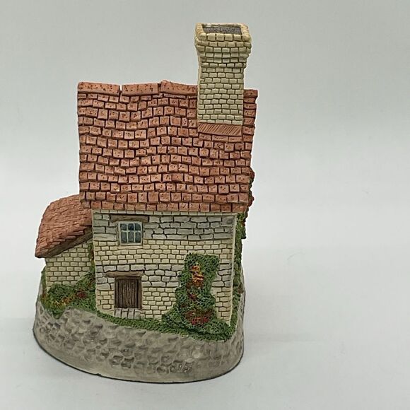 David Winter British Traditions St Anne’s Well - Picture 3 of 8